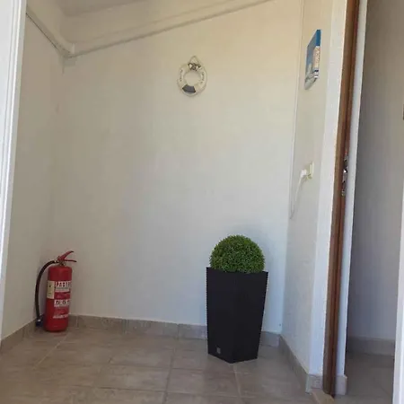 Near In Vir-insel 55360 ויר